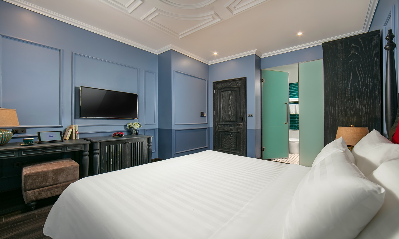 DELUXE DOUBLE ROOM